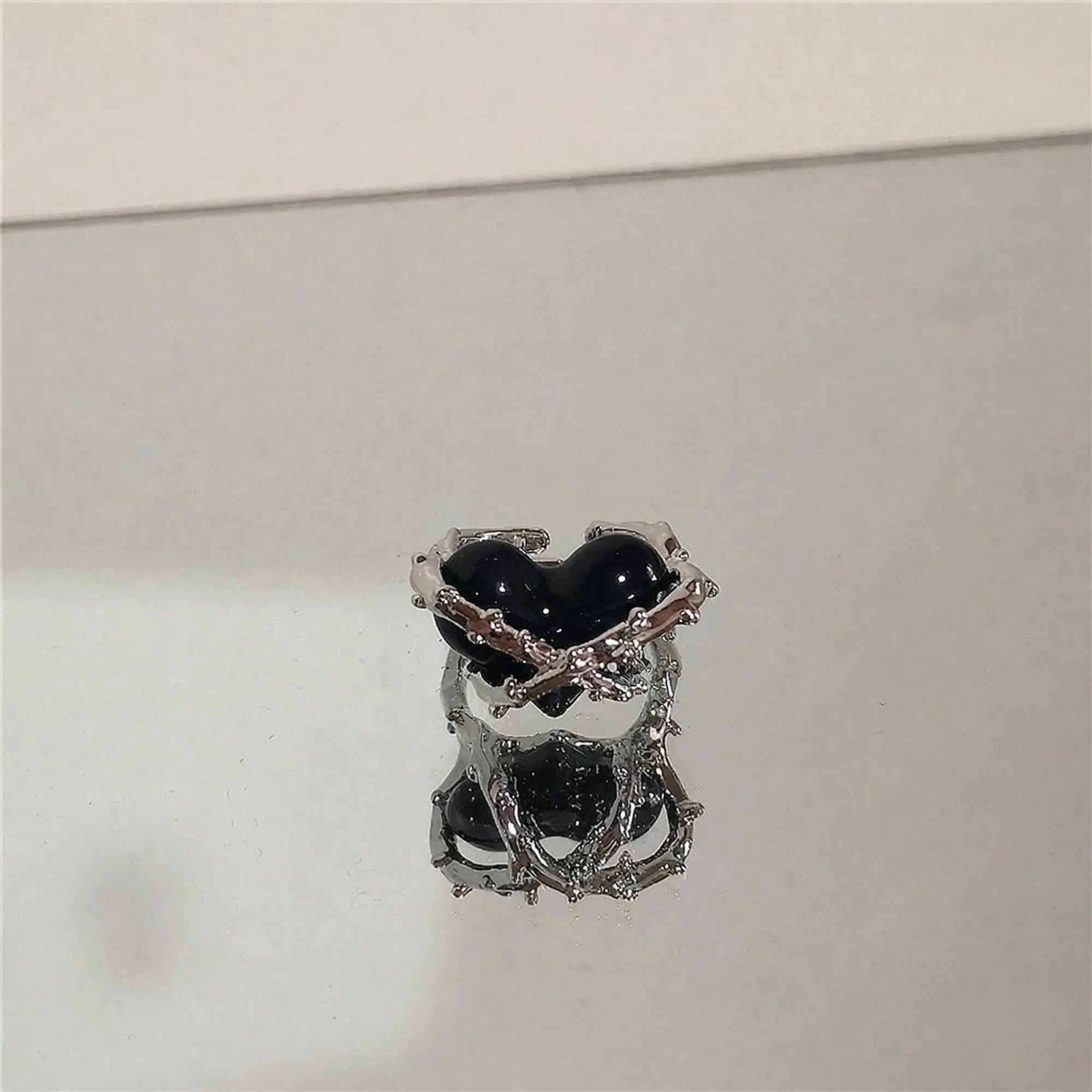 Cold Thorned Heart Cross Ring — Y2K Grunge Open Band