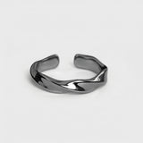 Cold Mobius Wave Ring — Fluid Identity